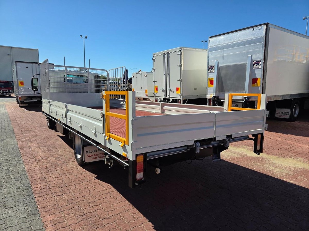 2017 Isuzu Nqr 87/80-190 Amt 4 Ton Xlwb Tray And Lift image 8