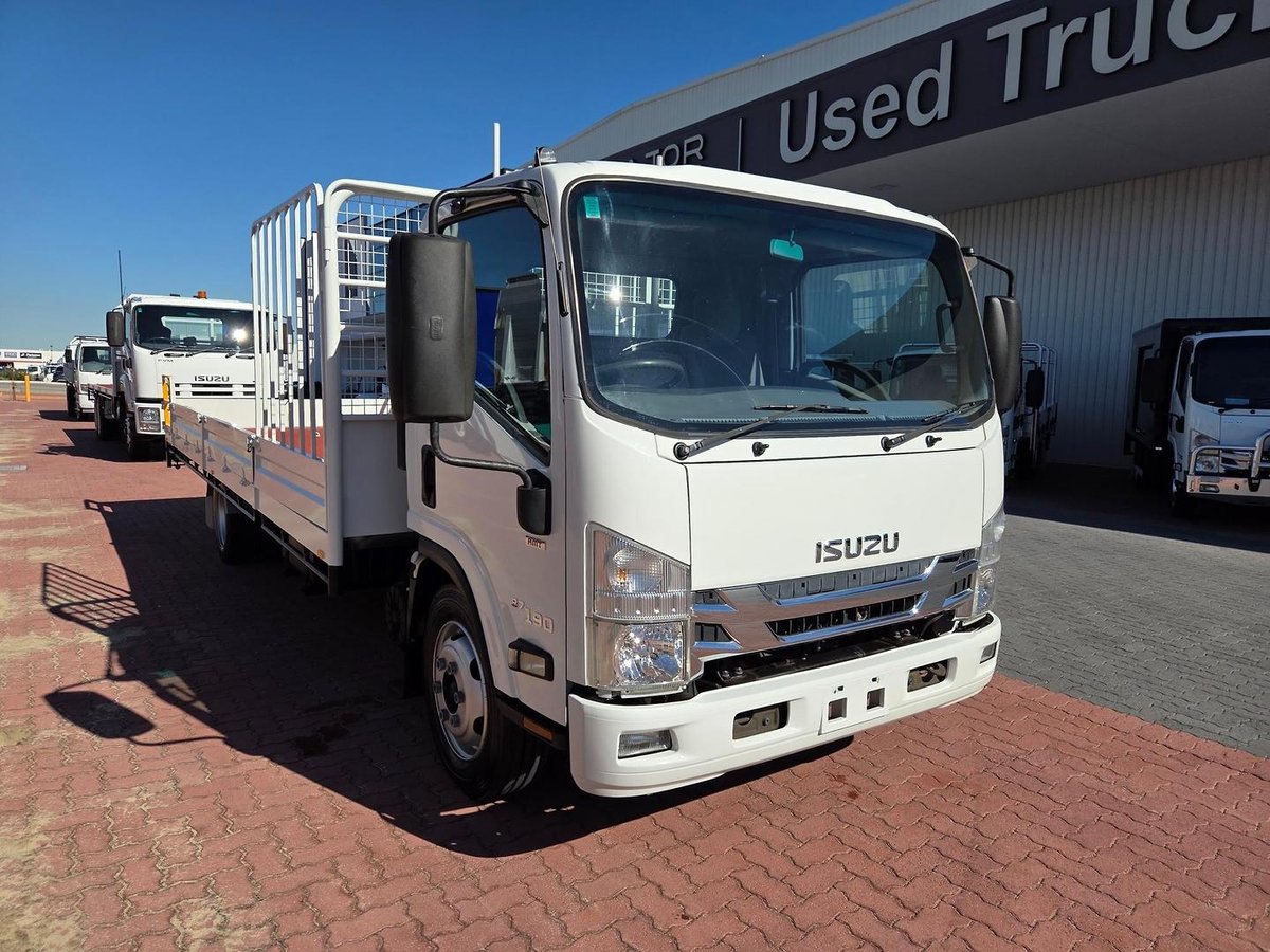 2017 Isuzu Nqr 87/80-190 Amt 4 Ton Xlwb Tray And Lift image 9