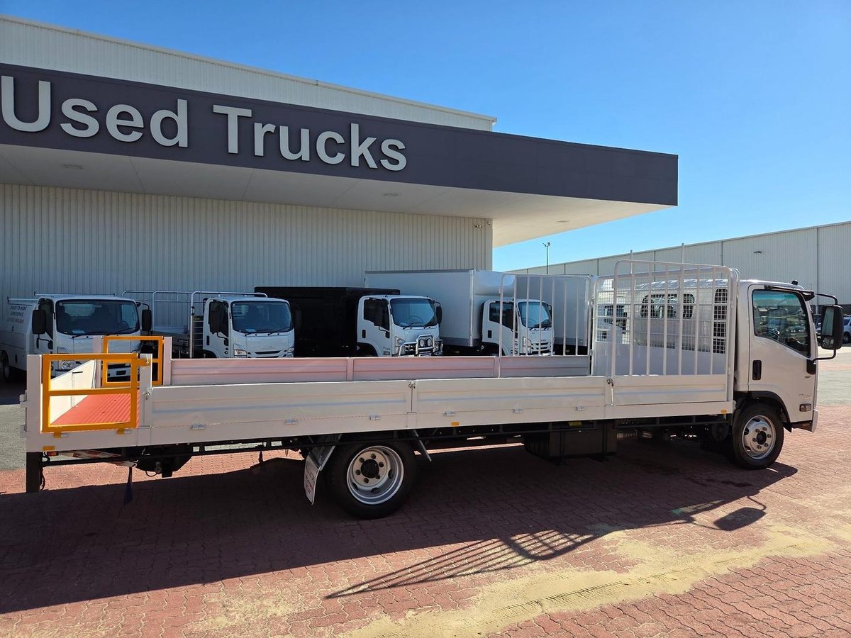 2017 Isuzu Nqr 87/80-190 Amt 4 Ton Xlwb Tray And Lift image 11