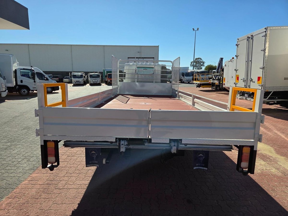 2017 Isuzu Nqr 87/80-190 Amt 4 Ton Xlwb Tray And Lift image 5