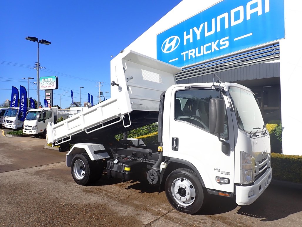 2021 Isuzu Npr 45/155 image 2