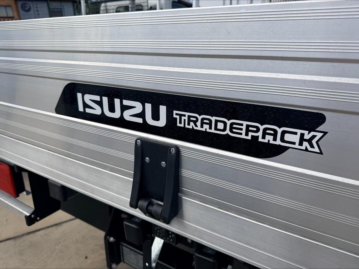 2026 Isuzu N Series NPR 45/65-175 MT D28 Tradepack image 21