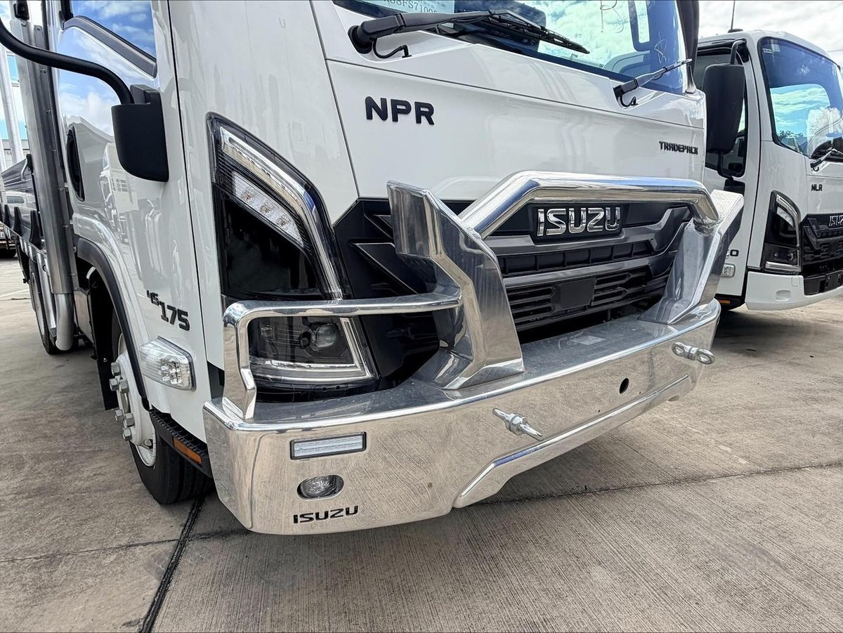 2026 Isuzu N Series NPR 45/65-175 MT D28 Tradepack image 2