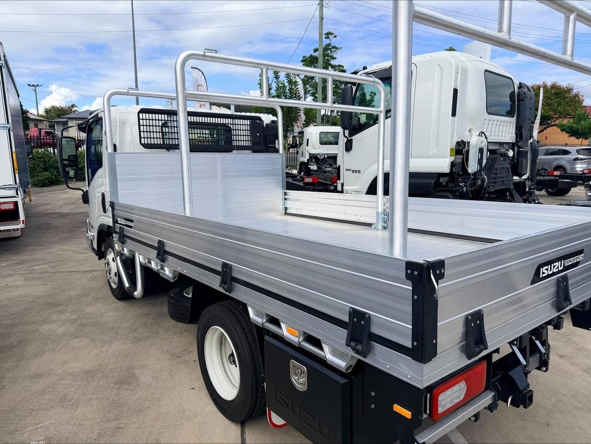 2026 Isuzu N Series NPR 45/65-175 MT D28 Tradepack image 5