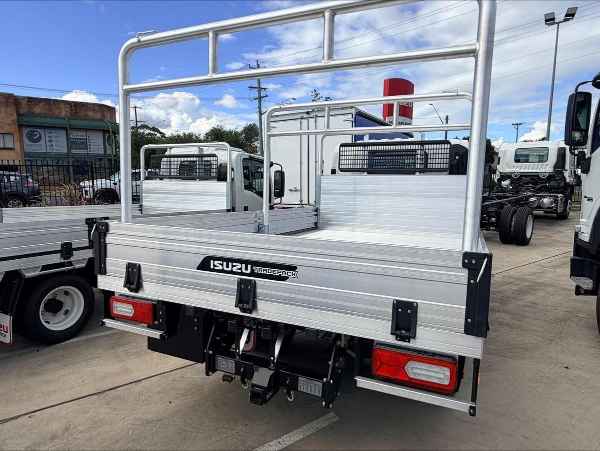 2026 Isuzu N Series NPR 45/65-175 MT D28 Tradepack image 7