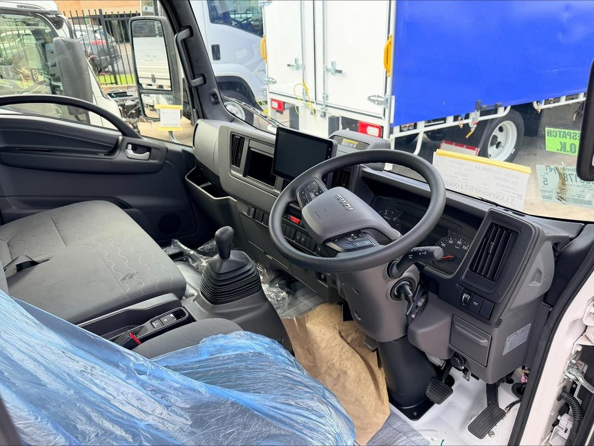 2026 Isuzu N Series NPR 45/65-175 MT D28 Tradepack image 9