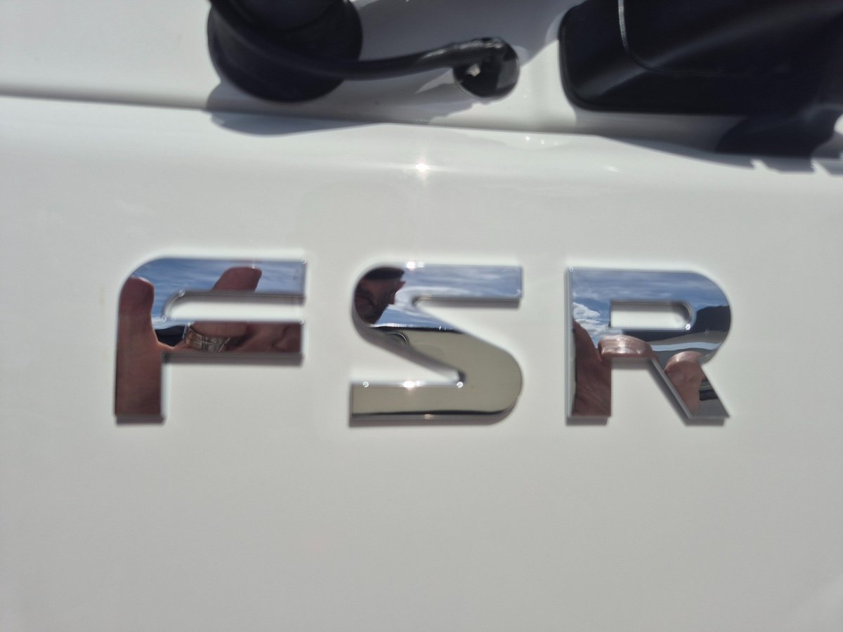 2016 Isuzu Trucks Fsr 140/120-260 7 Ton Tray And Crane image 5