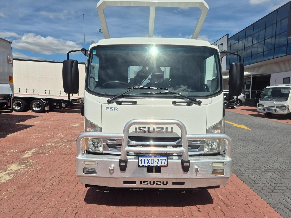 2016 Isuzu Fsr 140/120-260 7 Ton Tray And Crane image 12