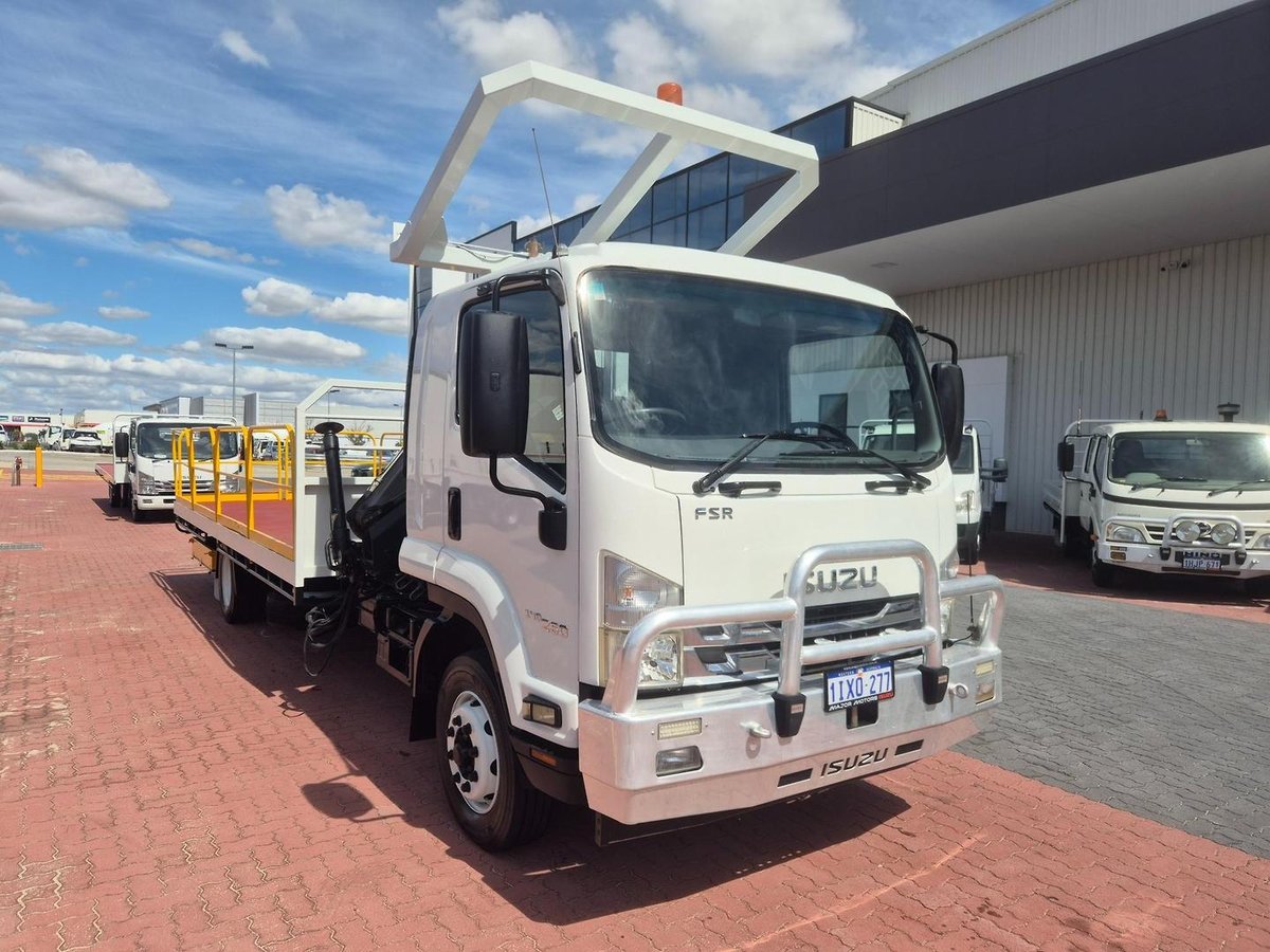2016 Isuzu Fsr 140/120-260 7 Ton Tray And Crane image 18