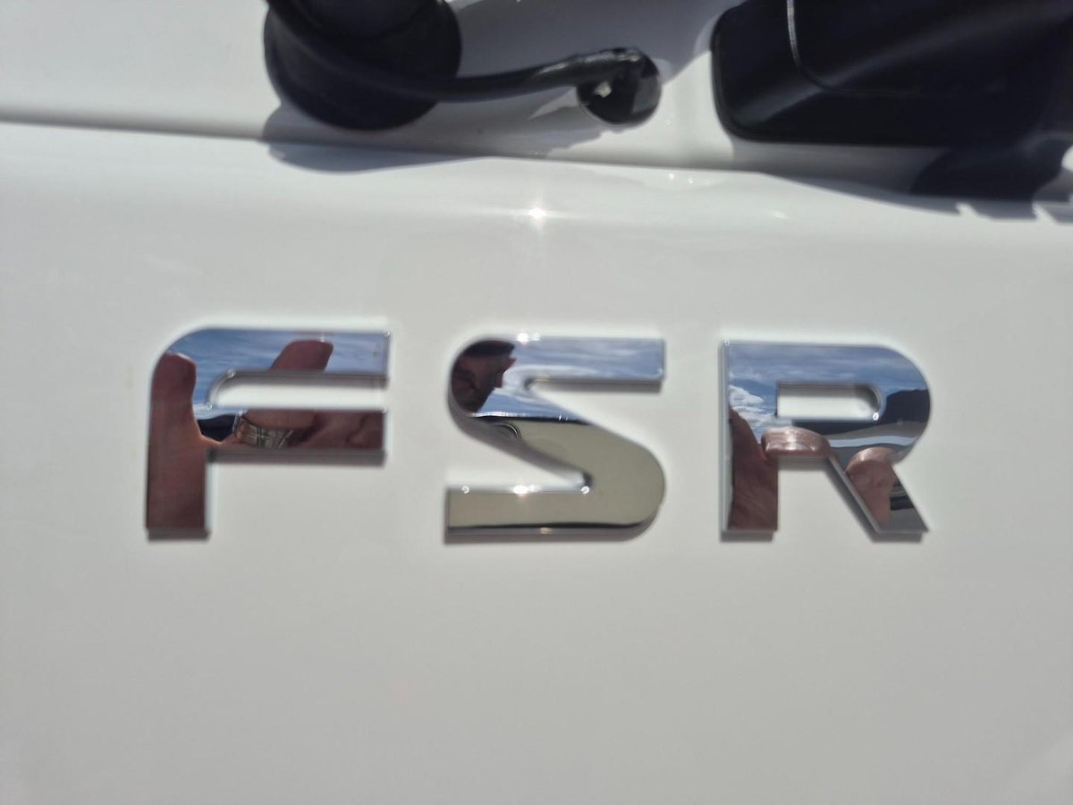 2016 Isuzu Fsr 140/120-260 7 Ton Tray And Crane image 5
