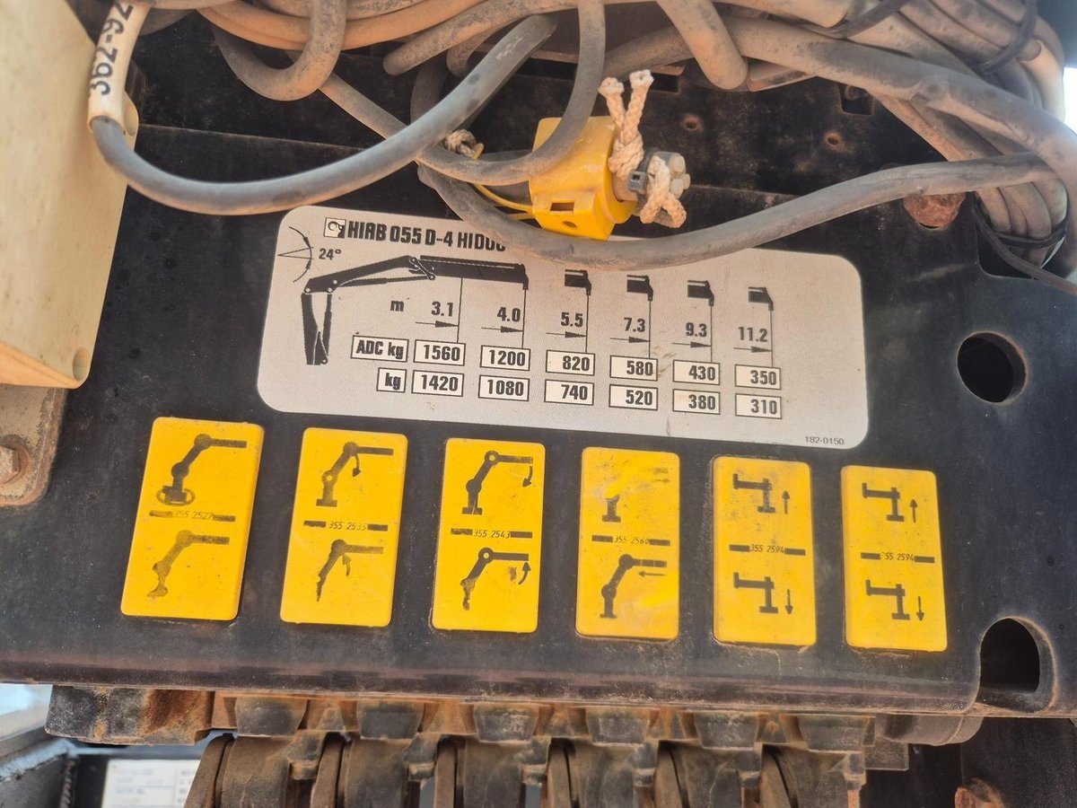 2016 Isuzu Fsr 140/120-260 7 Ton Tray And Crane image 6
