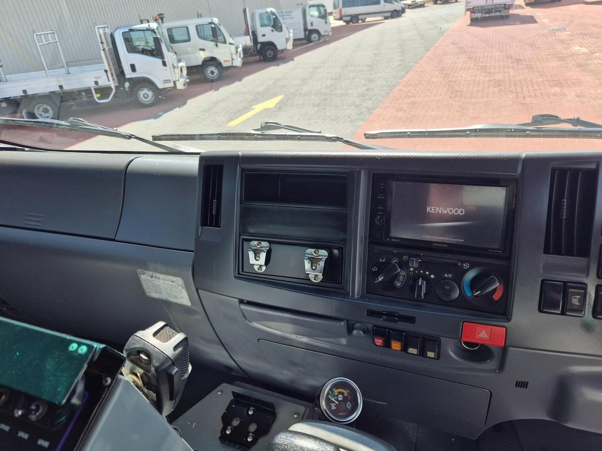 2011 Isuzu Fts800 4X4 Auto Crew Cab Fire Truck image 22