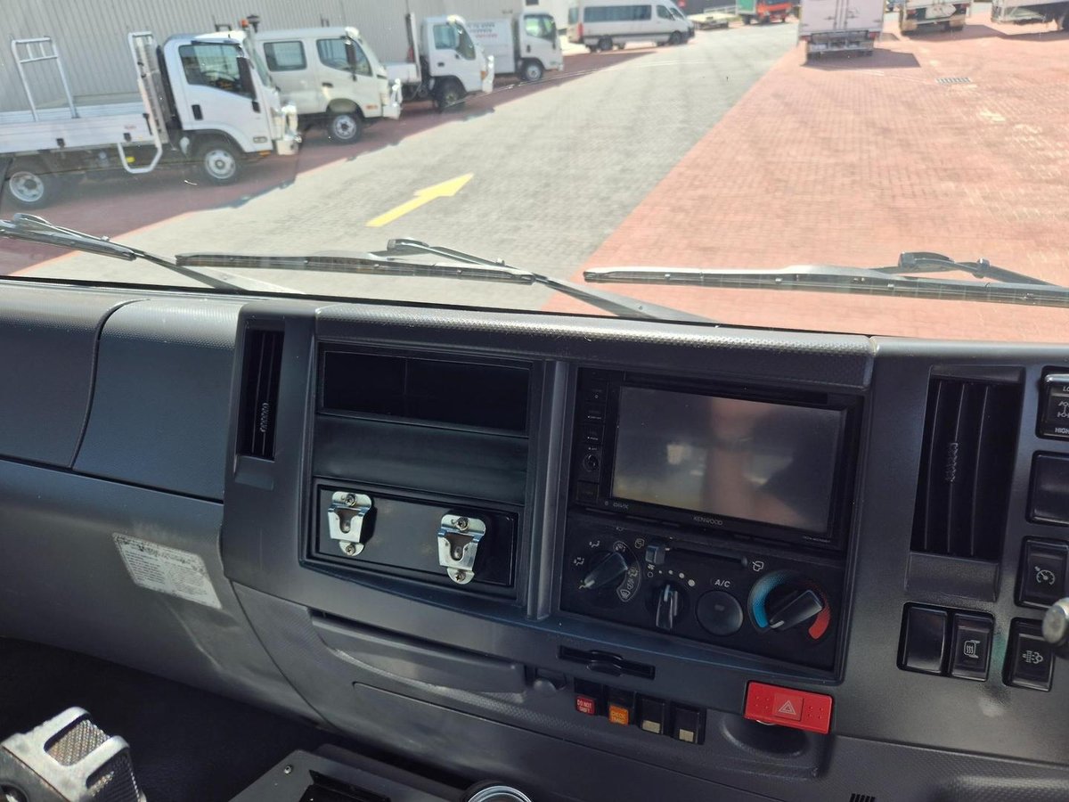 2011 Isuzu Fts800 4X4 Auto Crew Cab Fire Truck image 14