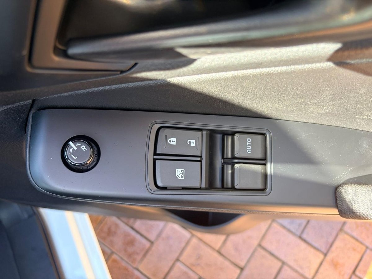 2026 Isuzu D-MAX SX High Ride MY25.5 4x2 image 18