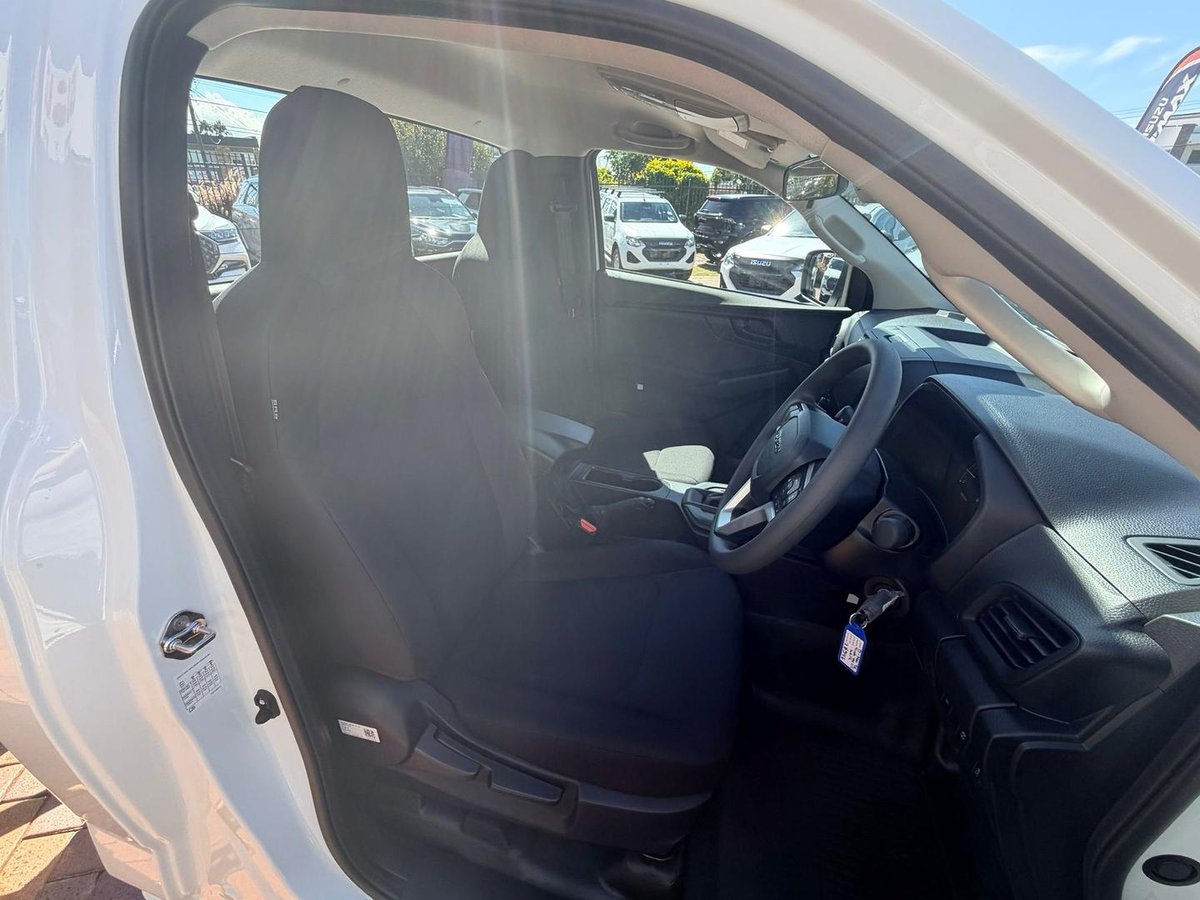 2026 Isuzu D-MAX SX High Ride MY25.5 4x2 image 9