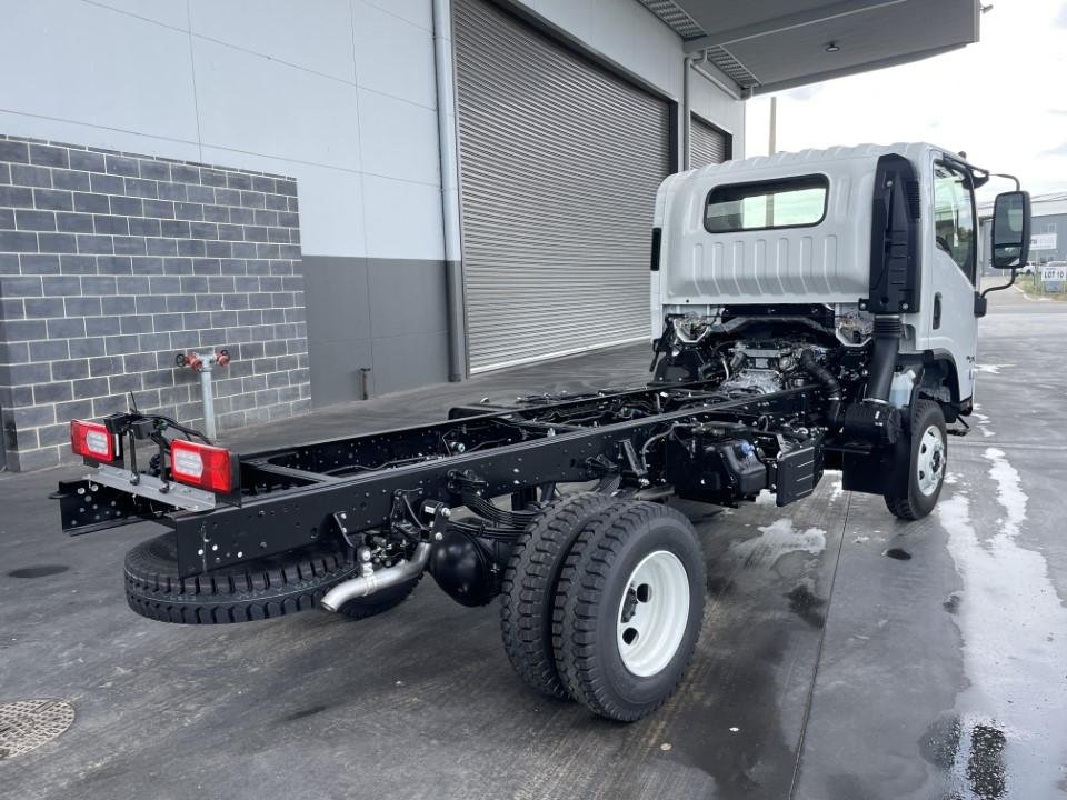 2026 Isuzu N Series image 7