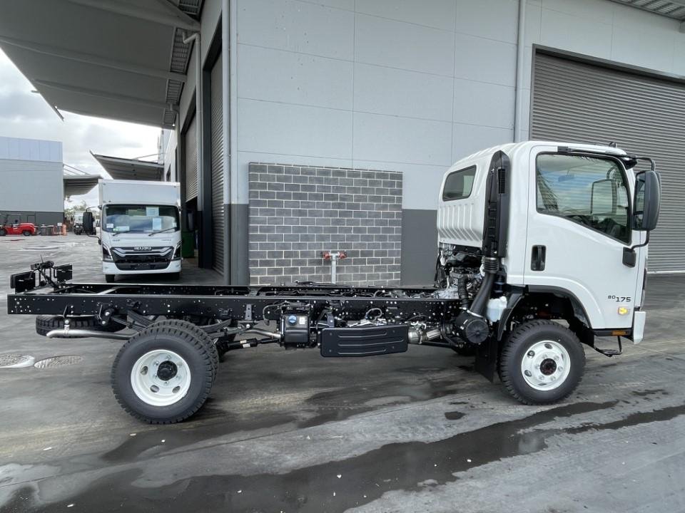 2026 Isuzu N Series image 8