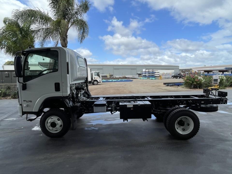 2026 Isuzu N Series image 4