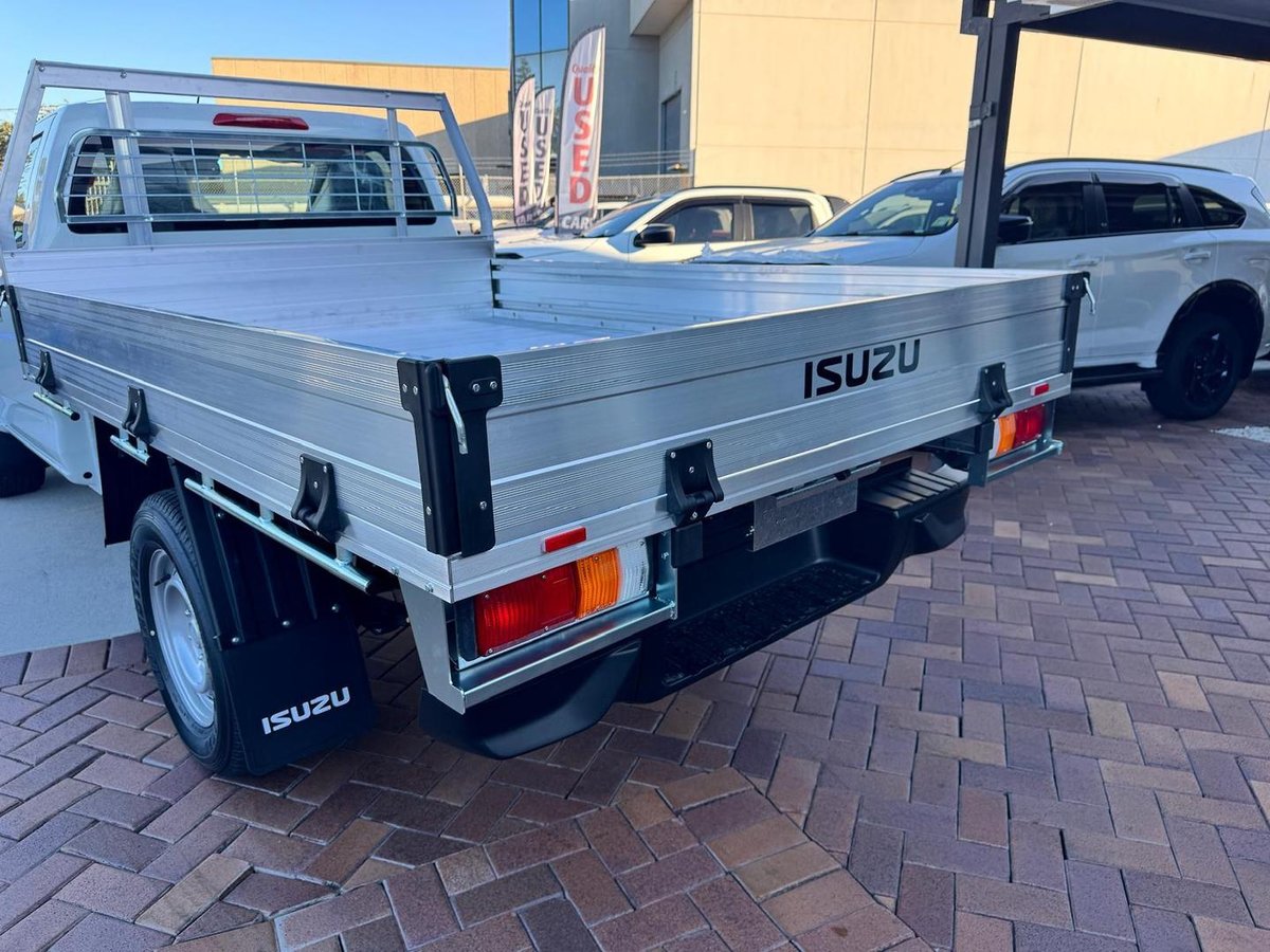 2026 Isuzu D-MAX SX High Ride MY25.5 4x2 image 8