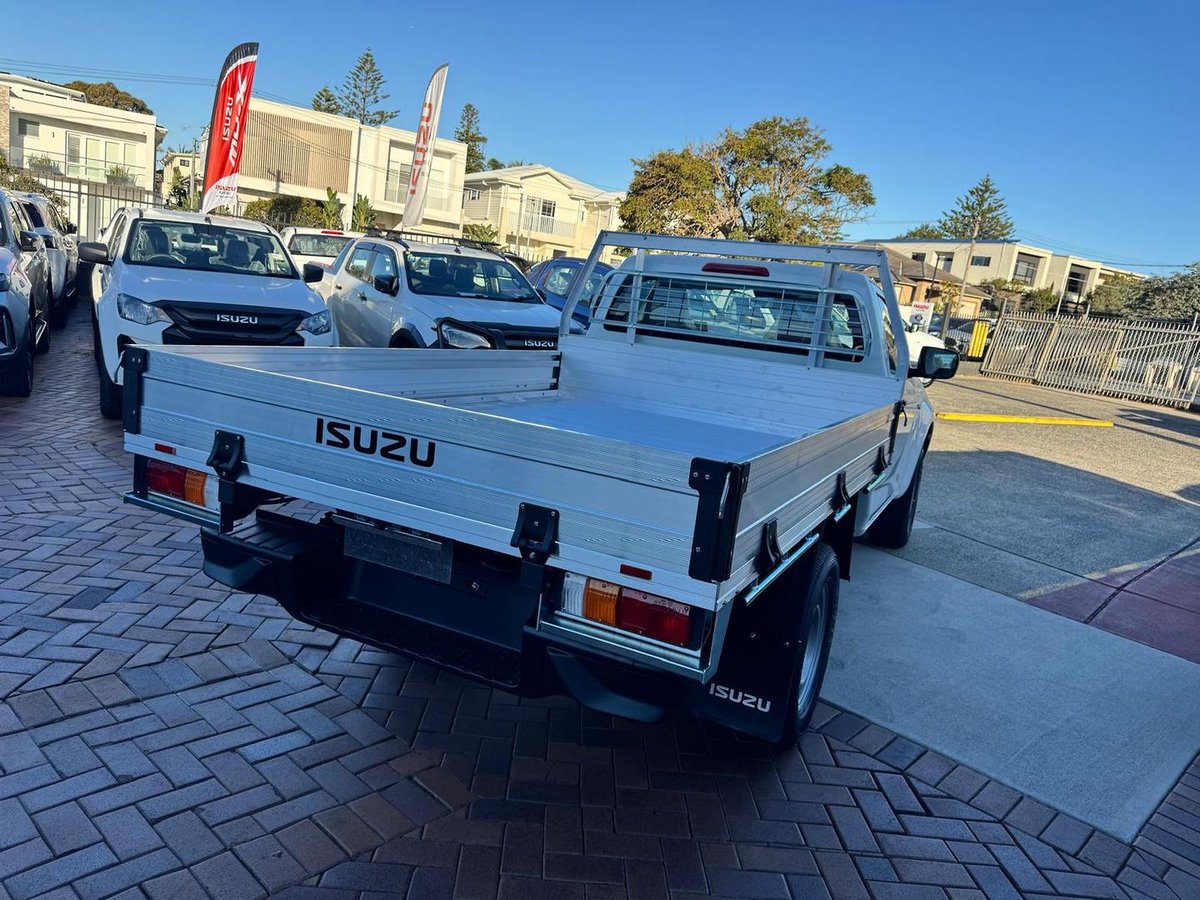 2026 Isuzu D-MAX SX High Ride MY25.5 4x2 image 6