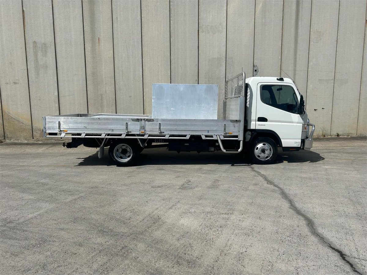 2017 Fuso Canter 515 image 11