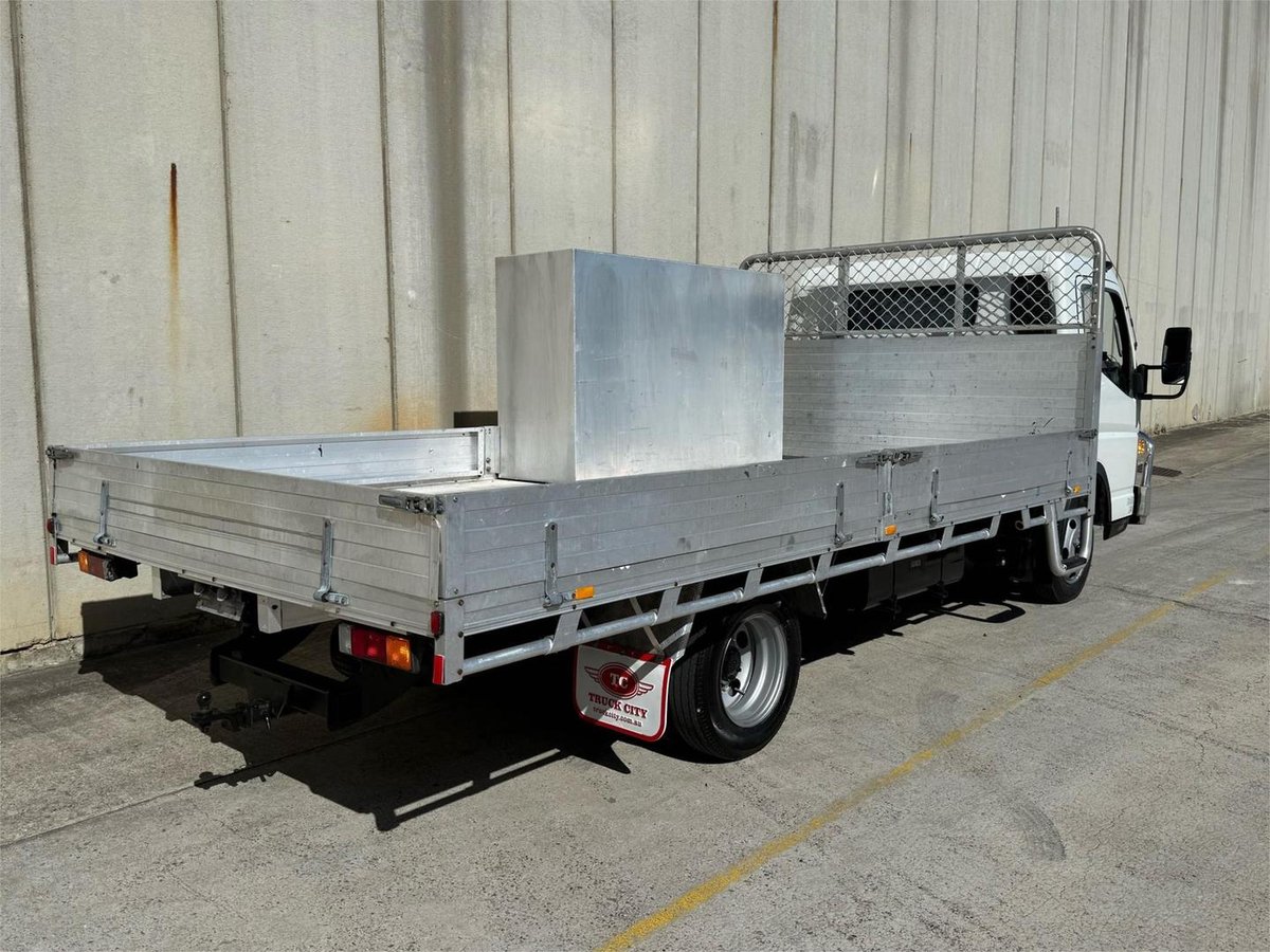 2017 Fuso Canter 515 image 6