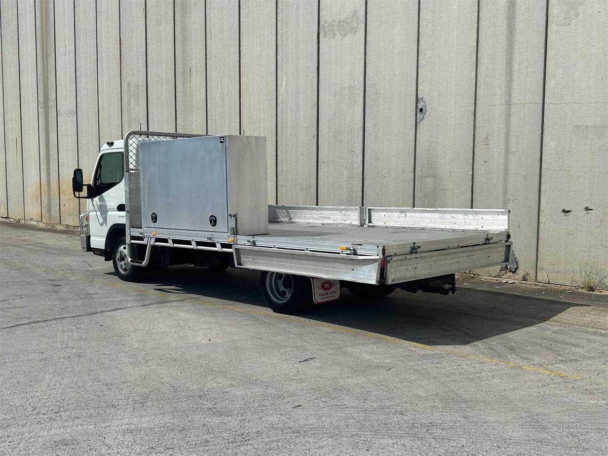 2017 Fuso Canter 515 image 6