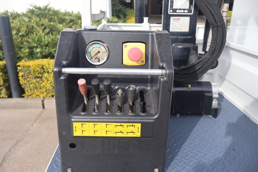 2019 Isuzu Nqr 87/190 image 13