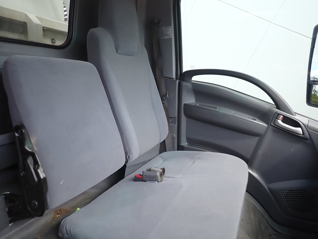 2019 Isuzu Nqr 87/190 image 16
