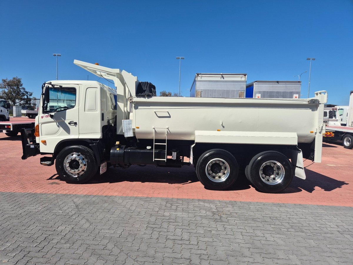 2008 Hino Fm 2627-500 Series Auto 6x4 11cm3 Tipper And Rops image 14