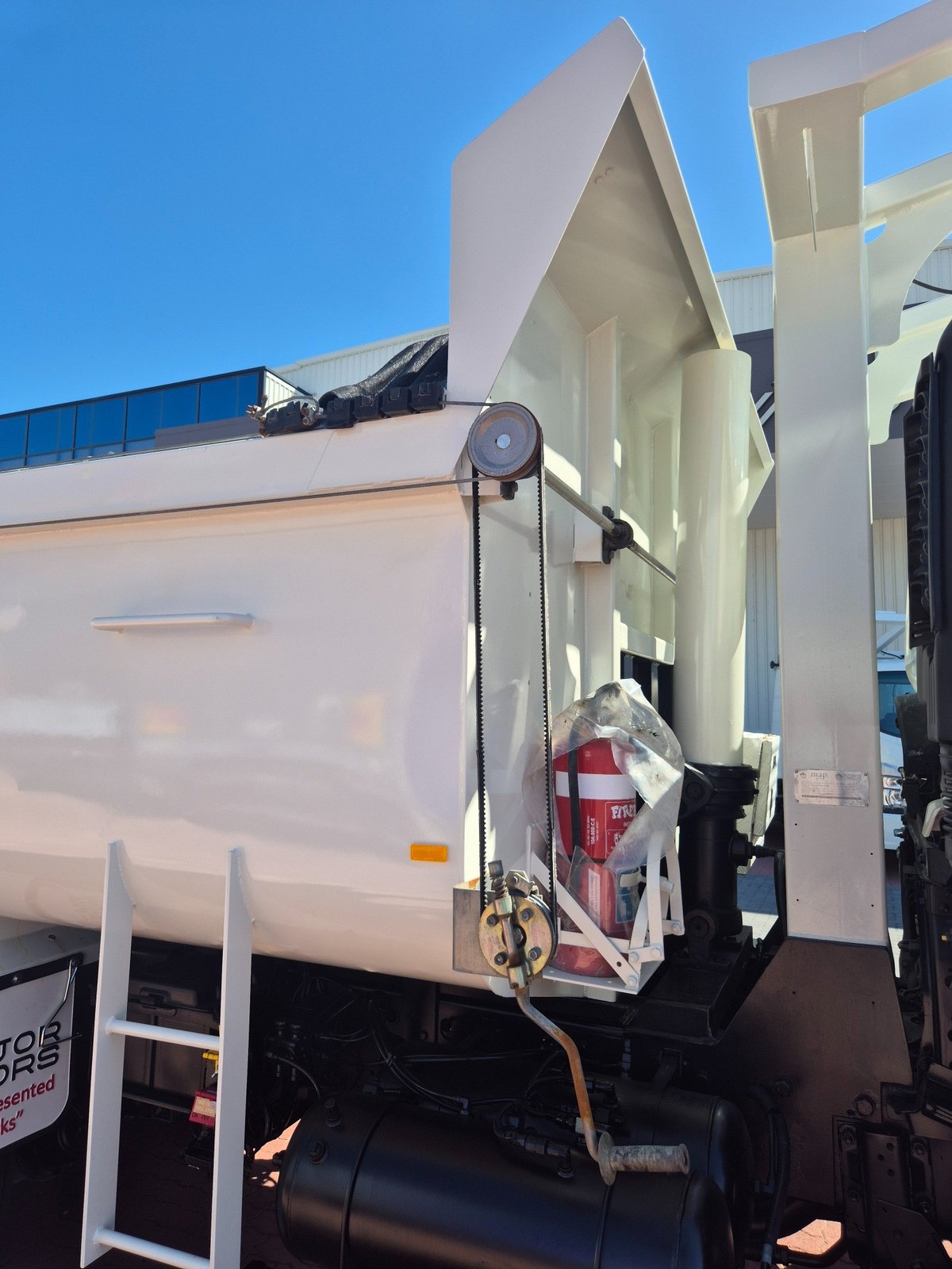 2008 Hino Fm 2627-500 Series Auto 6x4 11cm3 Tipper And Rops image 6