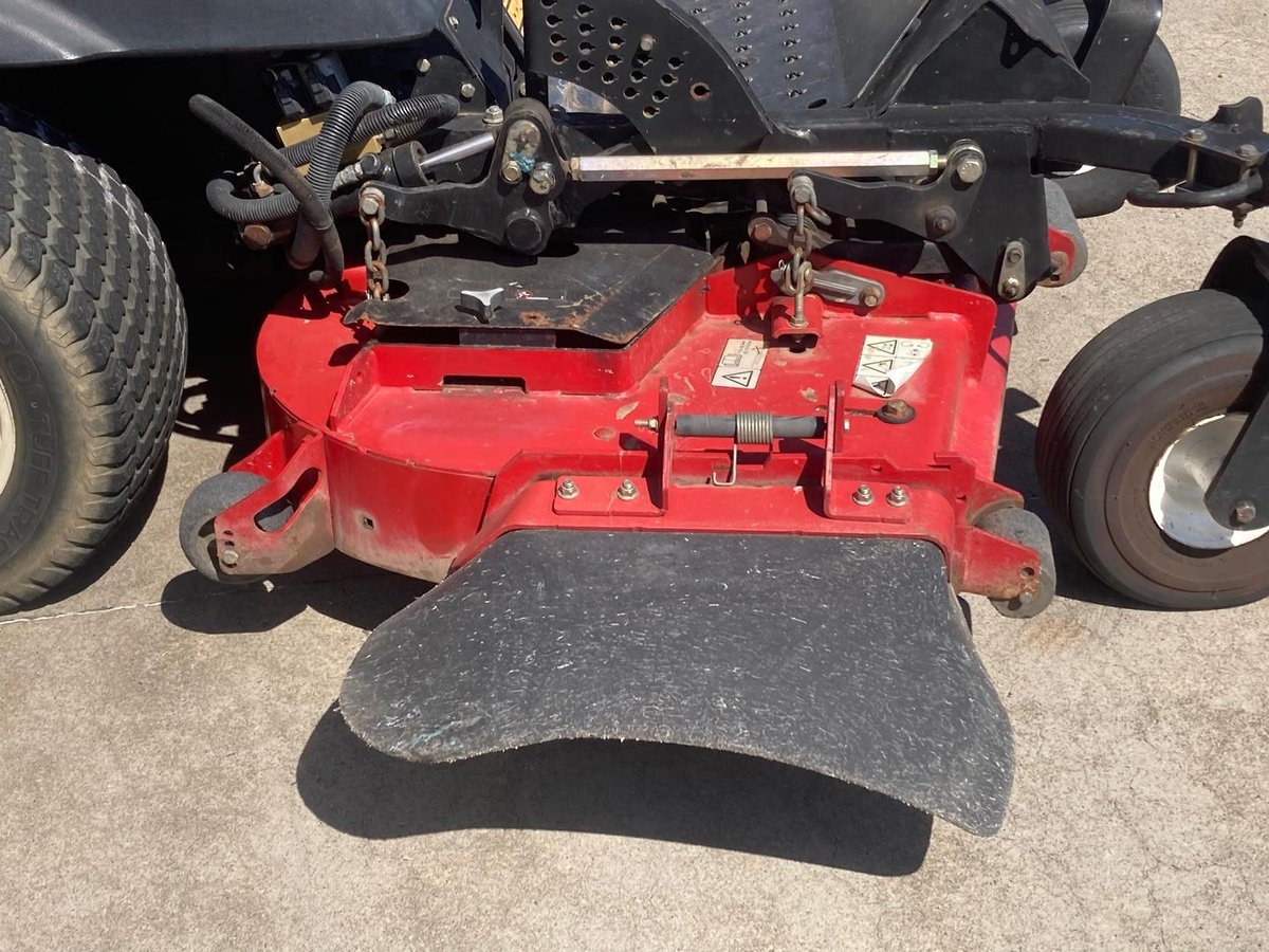 Toro Groundsmaster 7210 image 8