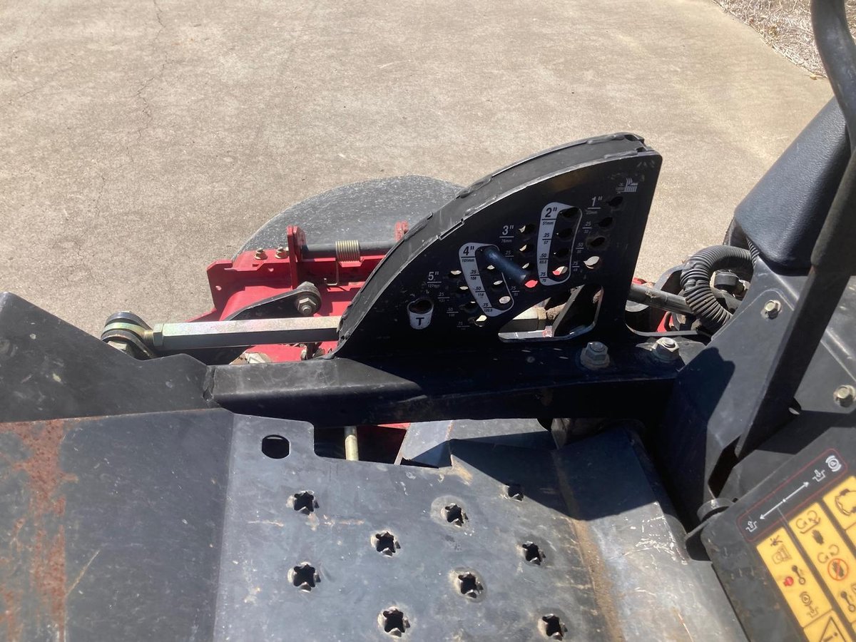 Toro Groundsmaster 7210 image 5