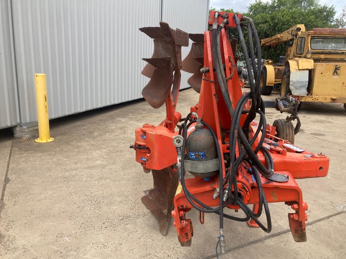 Kuhn Vari-Master 150 Reversable Plough image 7