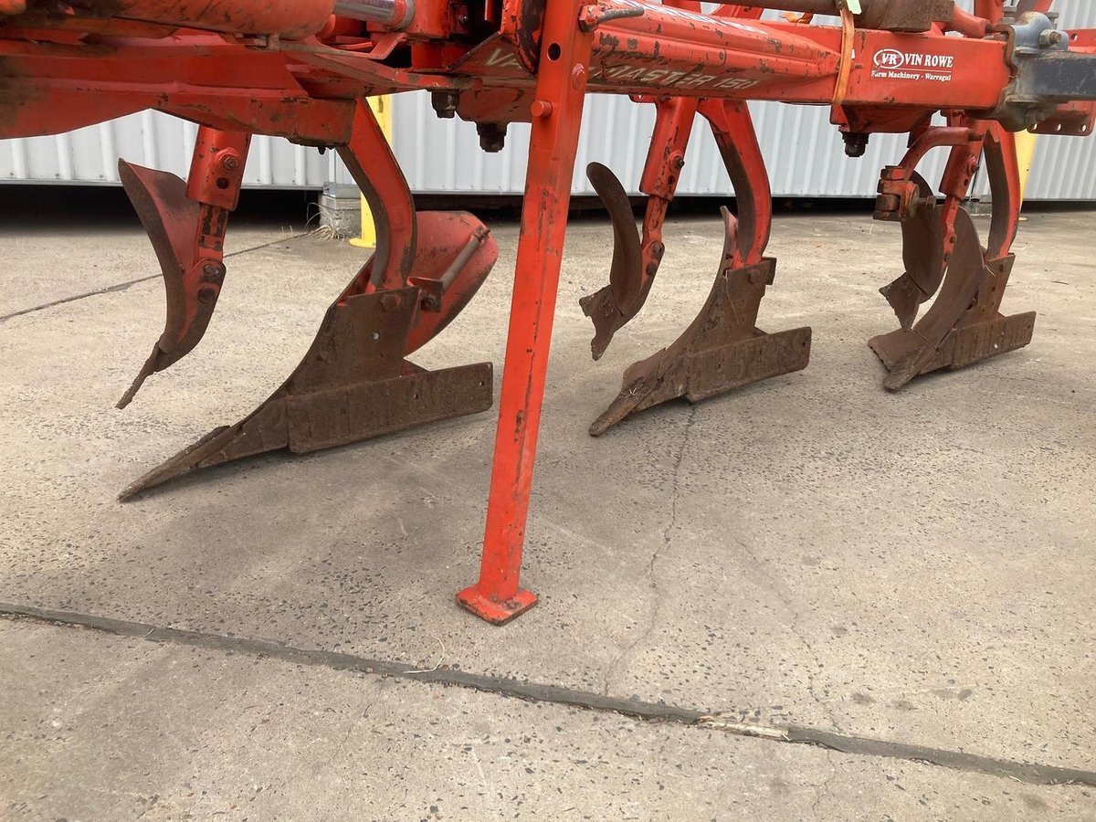 Kuhn Vari-Master 150 Reversable Plough image 9