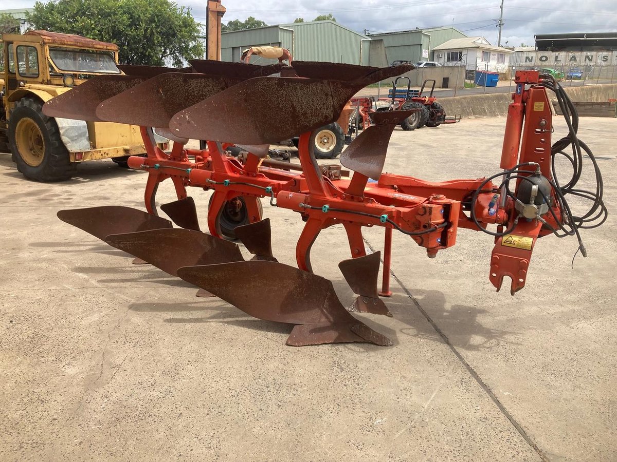Kuhn Vari-master 150 Reversable Plough image 6