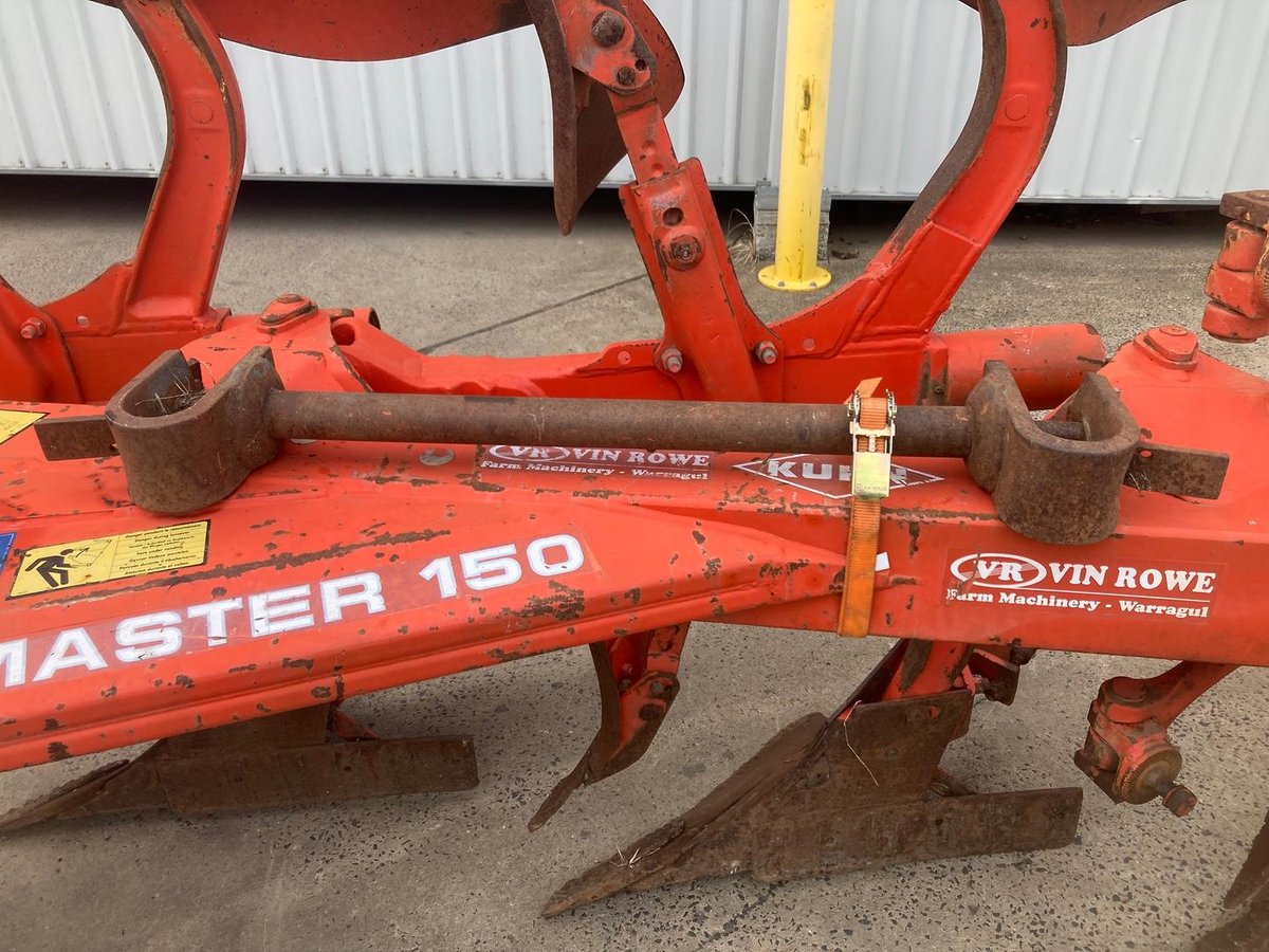 Kuhn Vari-Master 150 Reversable Plough image 13