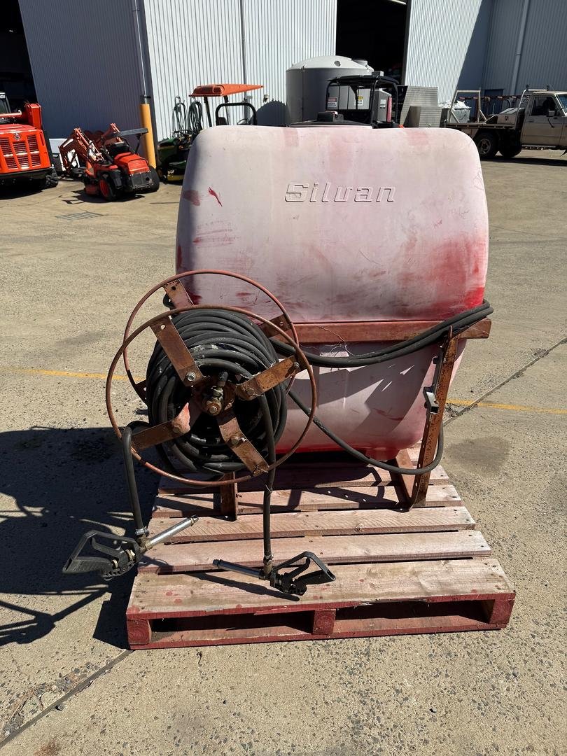 Silvan 400l Sprayer image 3