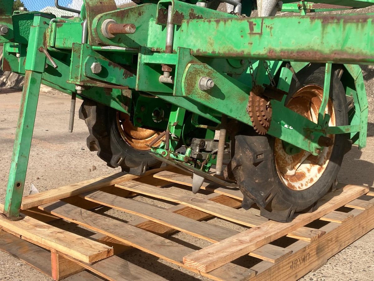 Sfoggia Single Row Transplanter image 7