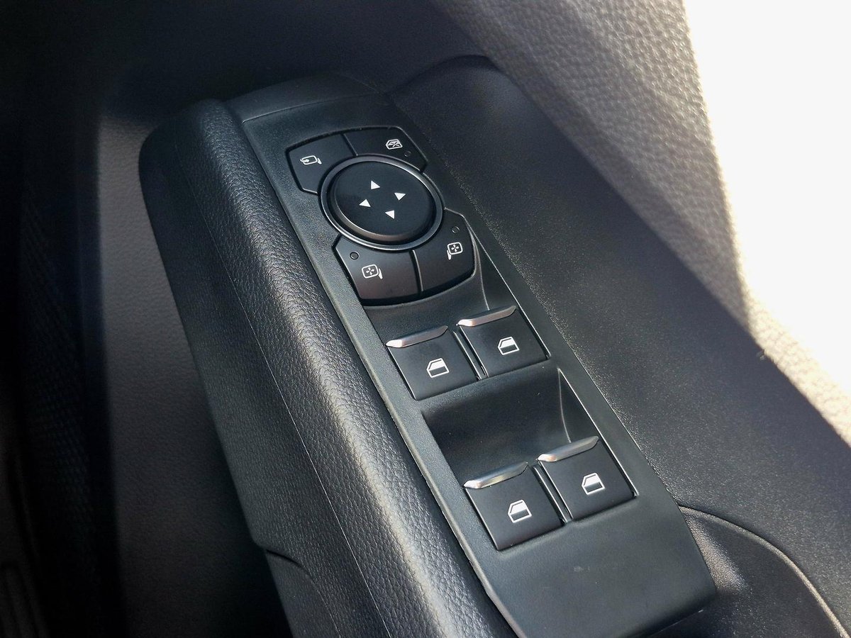 2025 Volkswagen Amarok TDI405 Core NF MY25 4X4 Dual Range image 17