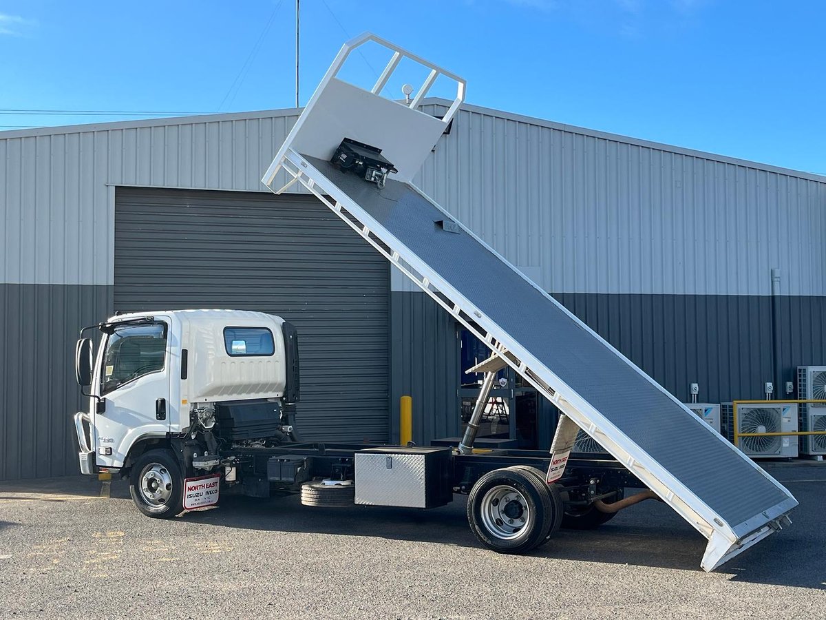 2018 Isuzu N Series Npr 75-190 image 16
