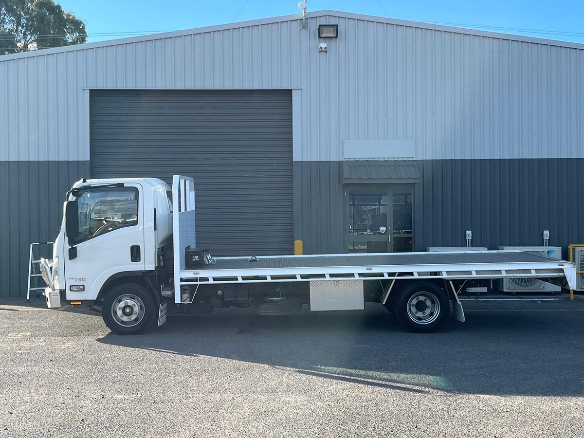 2018 Isuzu N Series Npr 75-190 image 2