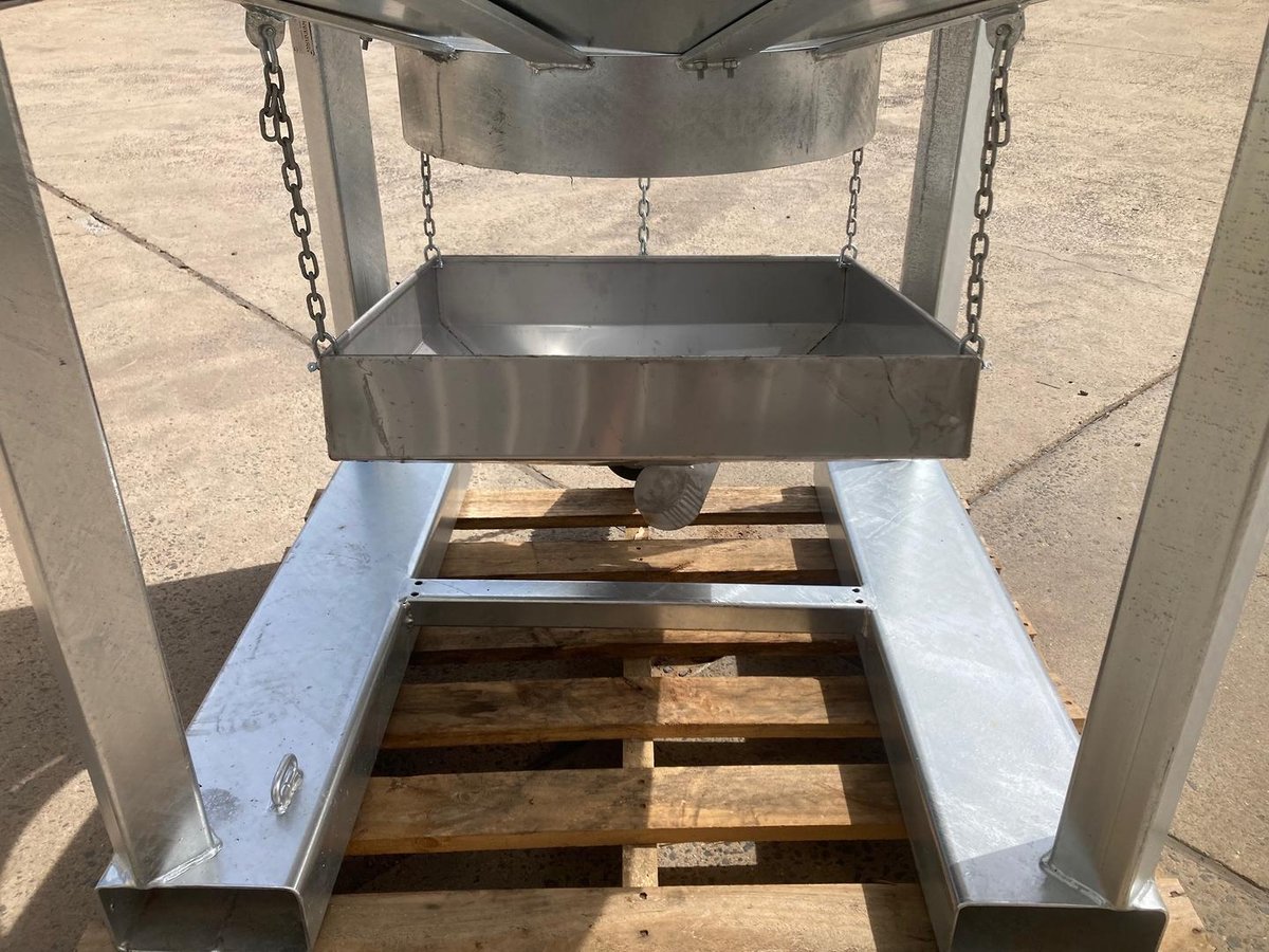 Woodlands Road Engineering 1 Tonne Bulka Bag Hopper image 6