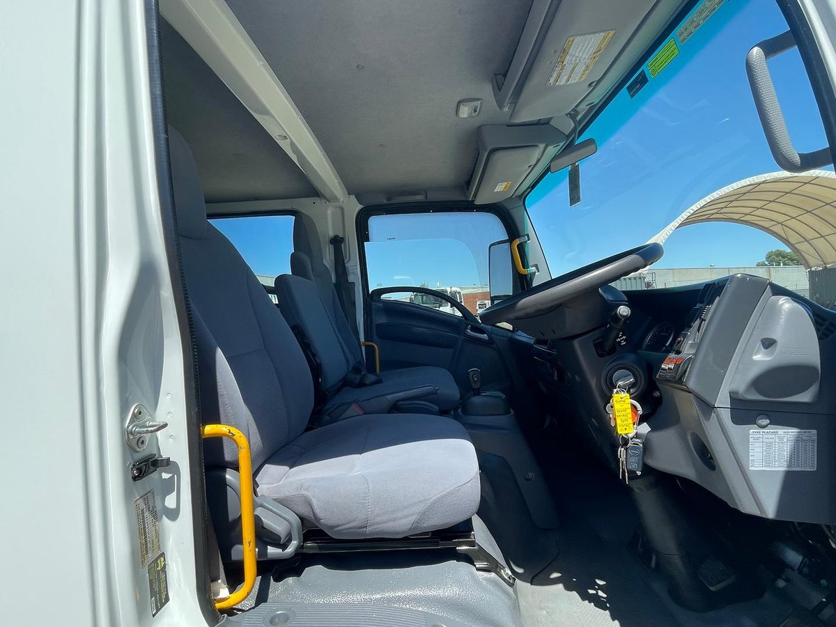 2019 Isuzu N Series NPS 75/45-155 image 16