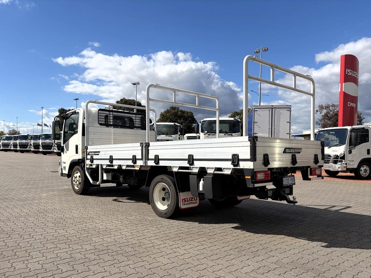 2026 Isuzu Npr 45/65-175  Dt D34 Tradepack Demo image 18