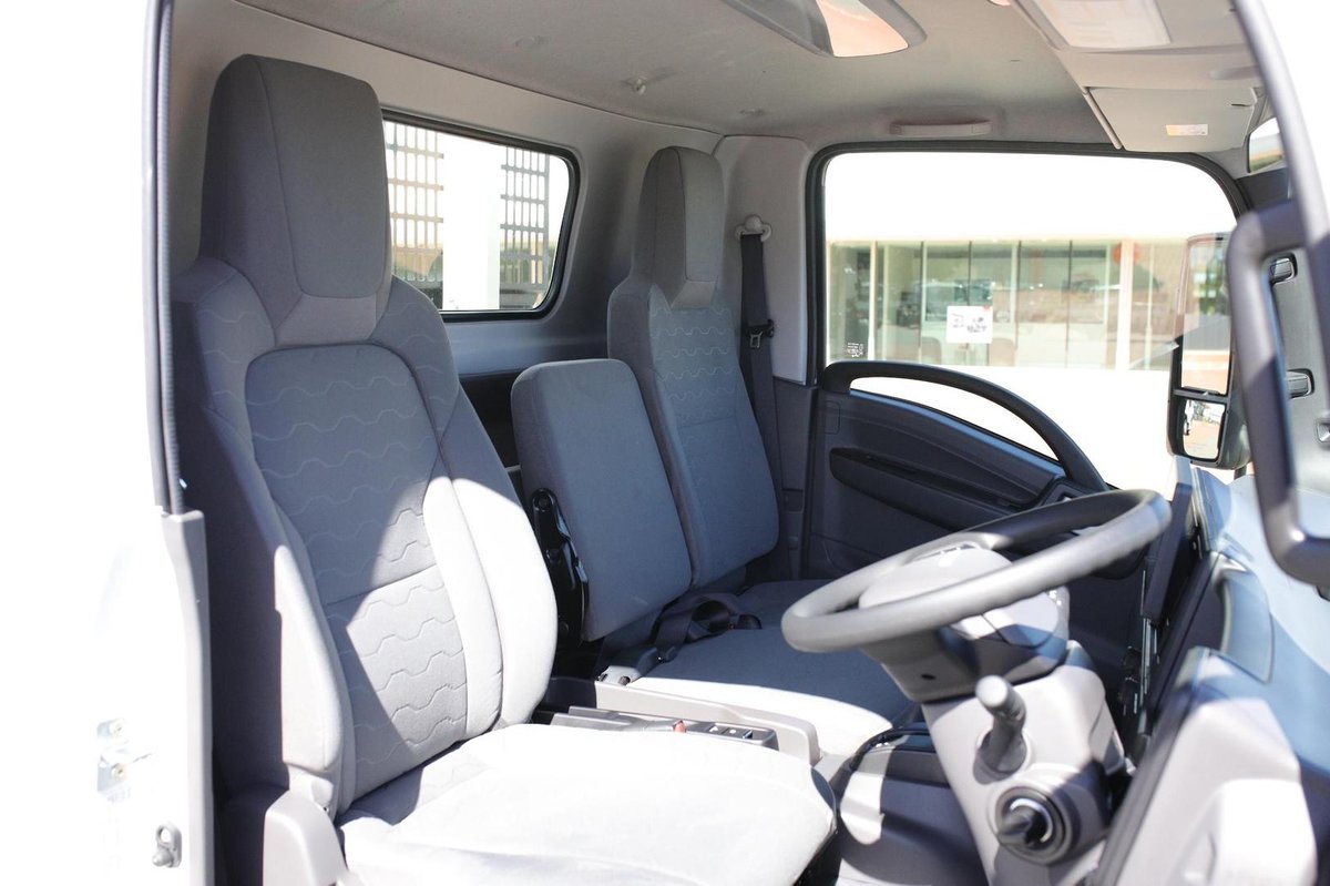 2026 Isuzu Npr 45/65-175  Dt D34 Tradepack Demo image 32