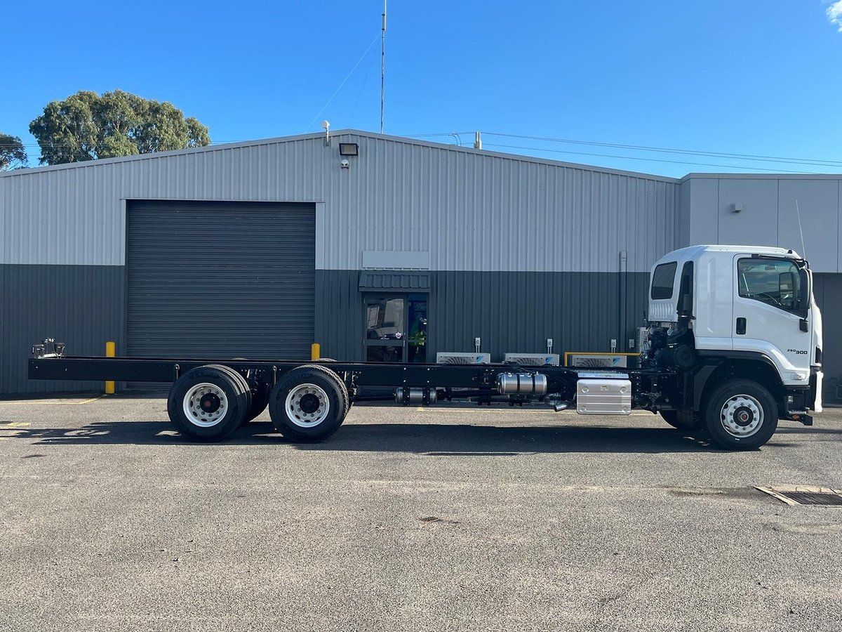 2026 Isuzu F Series image 6