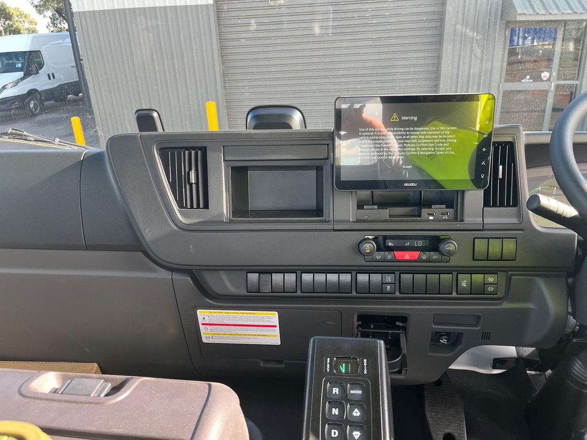 2026 Isuzu F Series image 13