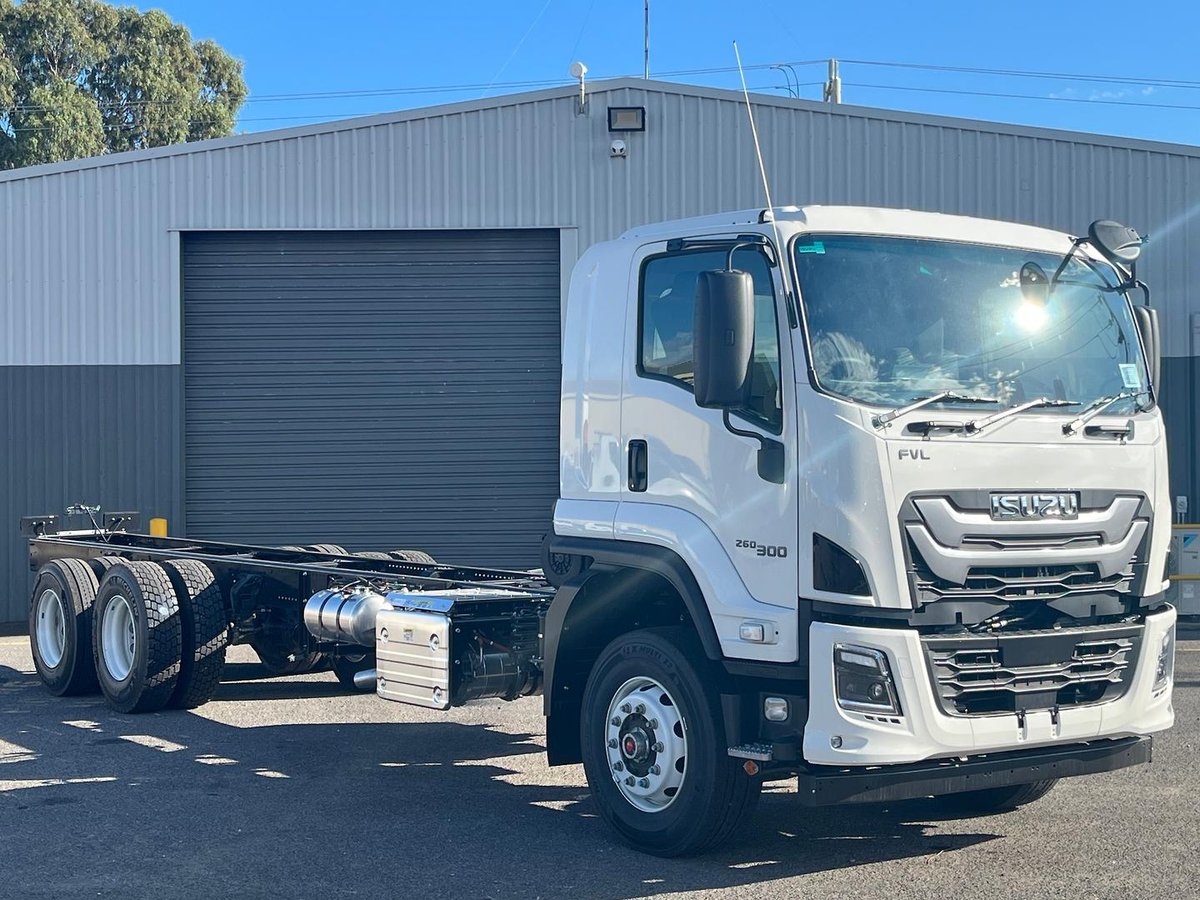 2026 Isuzu F Series image 7