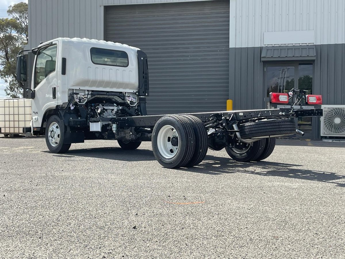 2026 Isuzu N Series image 3